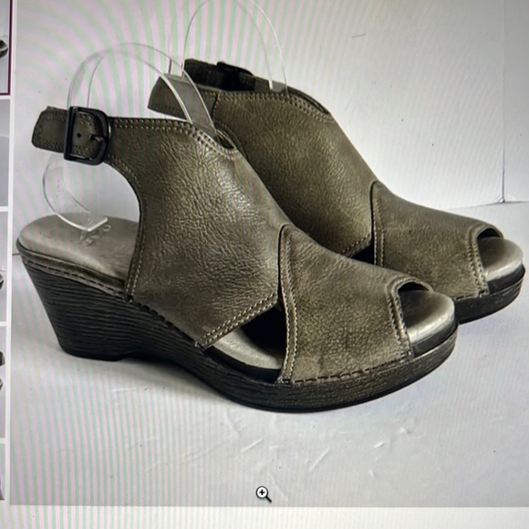 Dansko Vanda Wedge Leather Peep Toe Buckle Sandal Size 40 gray - Picture 1 of 5